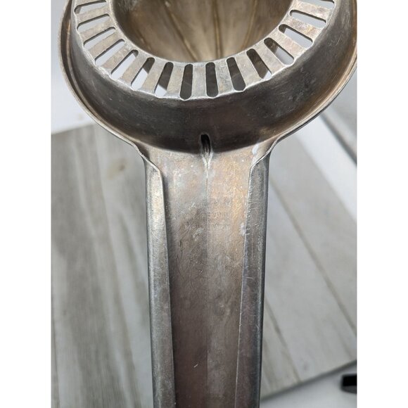 Vintage Foley #4 Hand Held Juicer Reamer Metal aluminum 8 1/4" - Picture 7 of 9